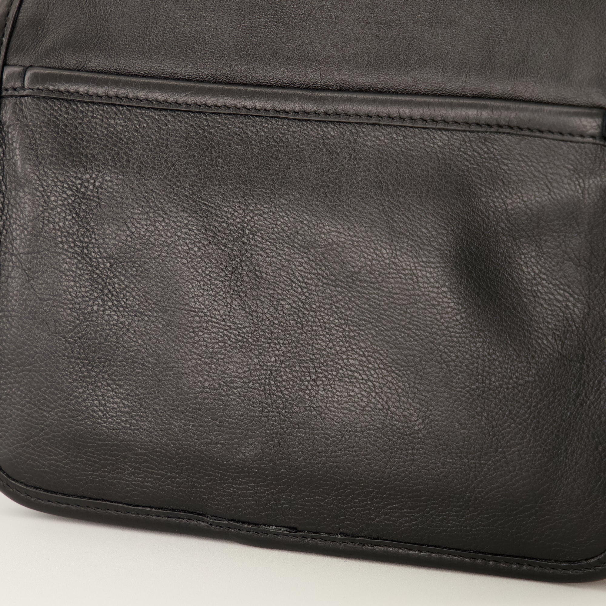 Sacs bandoulière Petit sac Niki en cuir noir Saint Laurent Noir Homme
