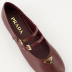 Imagen de las ballerinas de cuero para mujer de la marca Prada - Temporada Otoño-Invierno 2025 - Vista detallada desde arriba