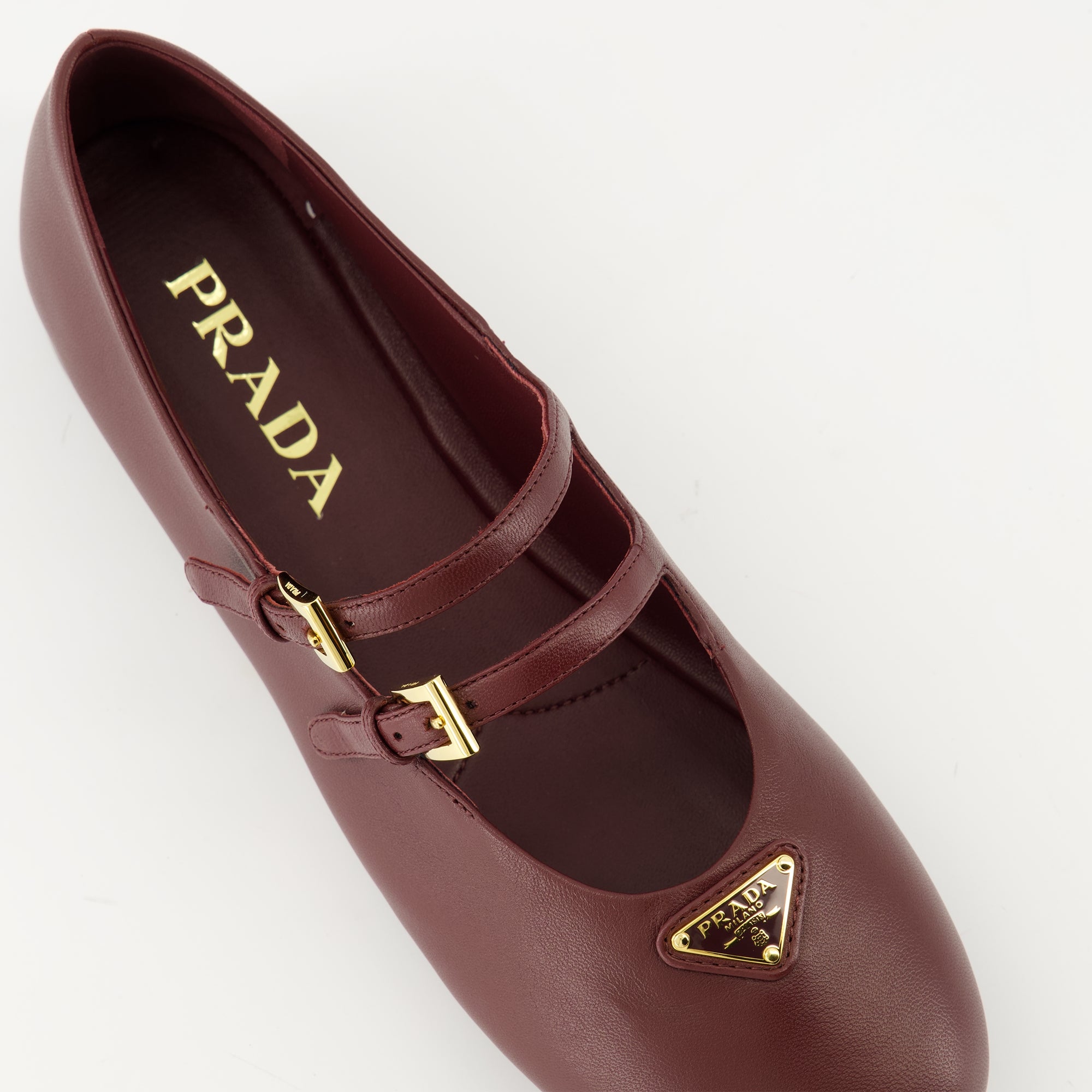Image de l'article Ballerines en cuir de la marque Prada pour Femme - Saison Automne-Hiver 2025 - Vue détaillée de haut
