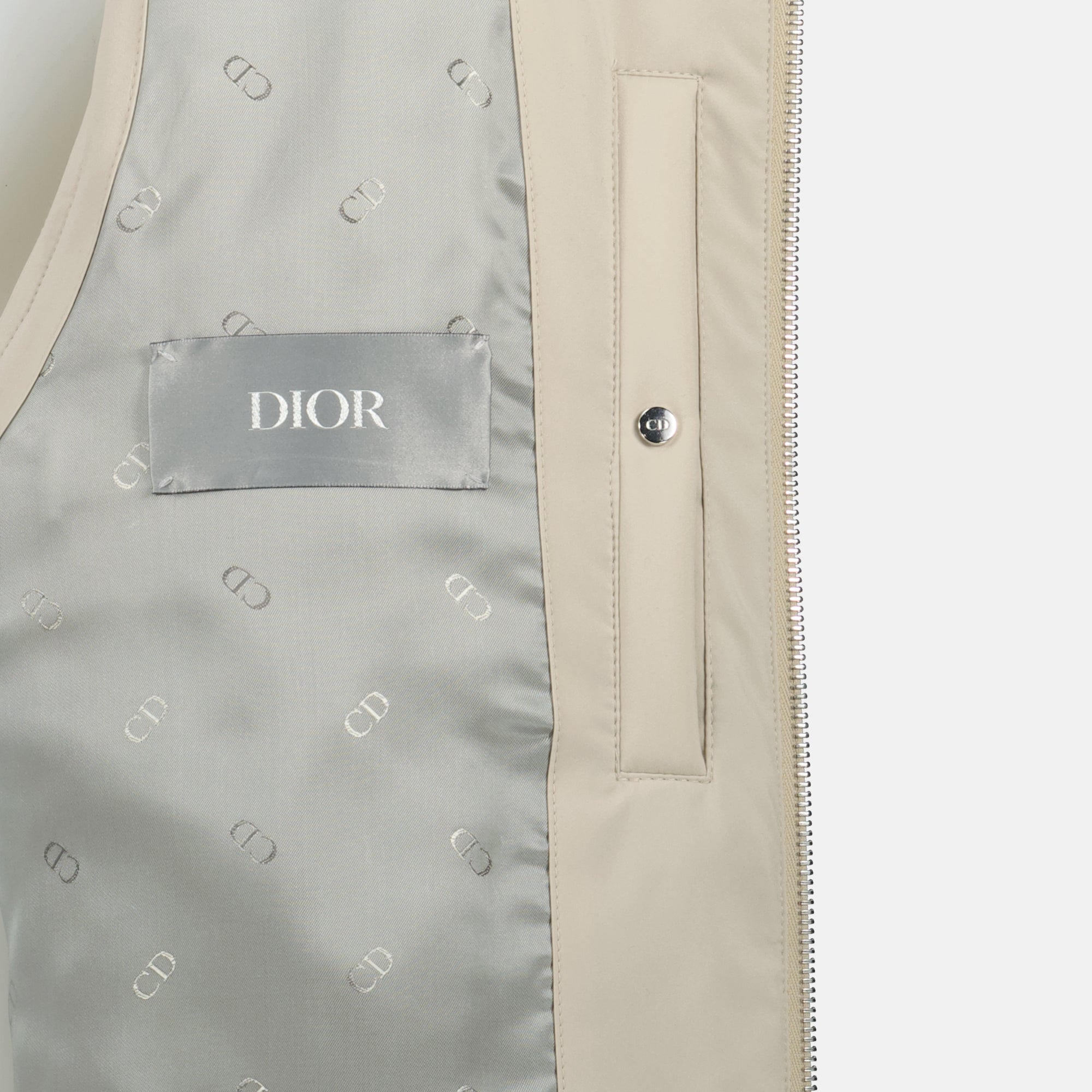 Image de l'article Veste sans manches CD Icon beige de la marque Dior pour Homme - Saison Printemps-Été 2026 - Vue détaillée_2