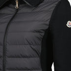 Imagen del cárdigan negro bicolor de la marca Moncler para Mujer - Temporada Primavera-Verano 2026 - Vista Detallada_1