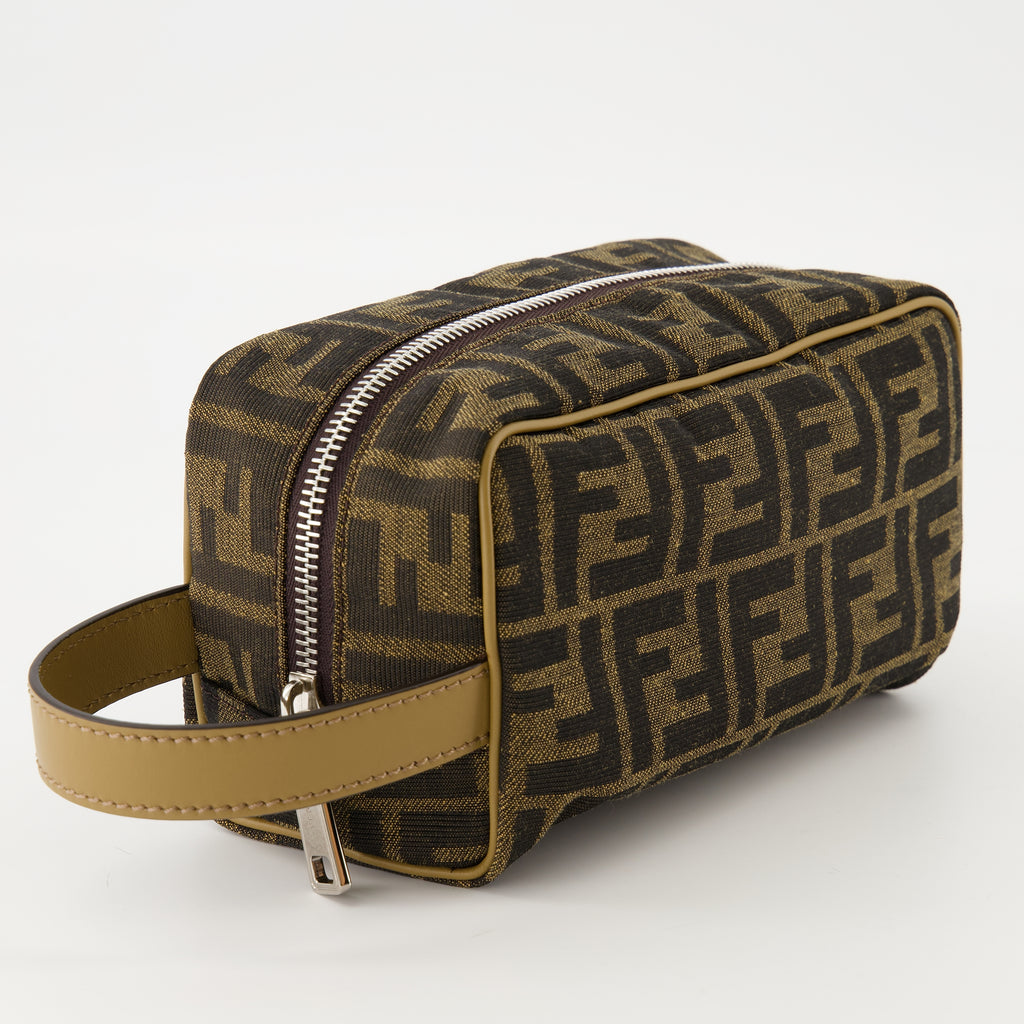 Image of the Fendi FF Toiletry Bag for Men - Autumn-Winter 2025 - Detailed View_2