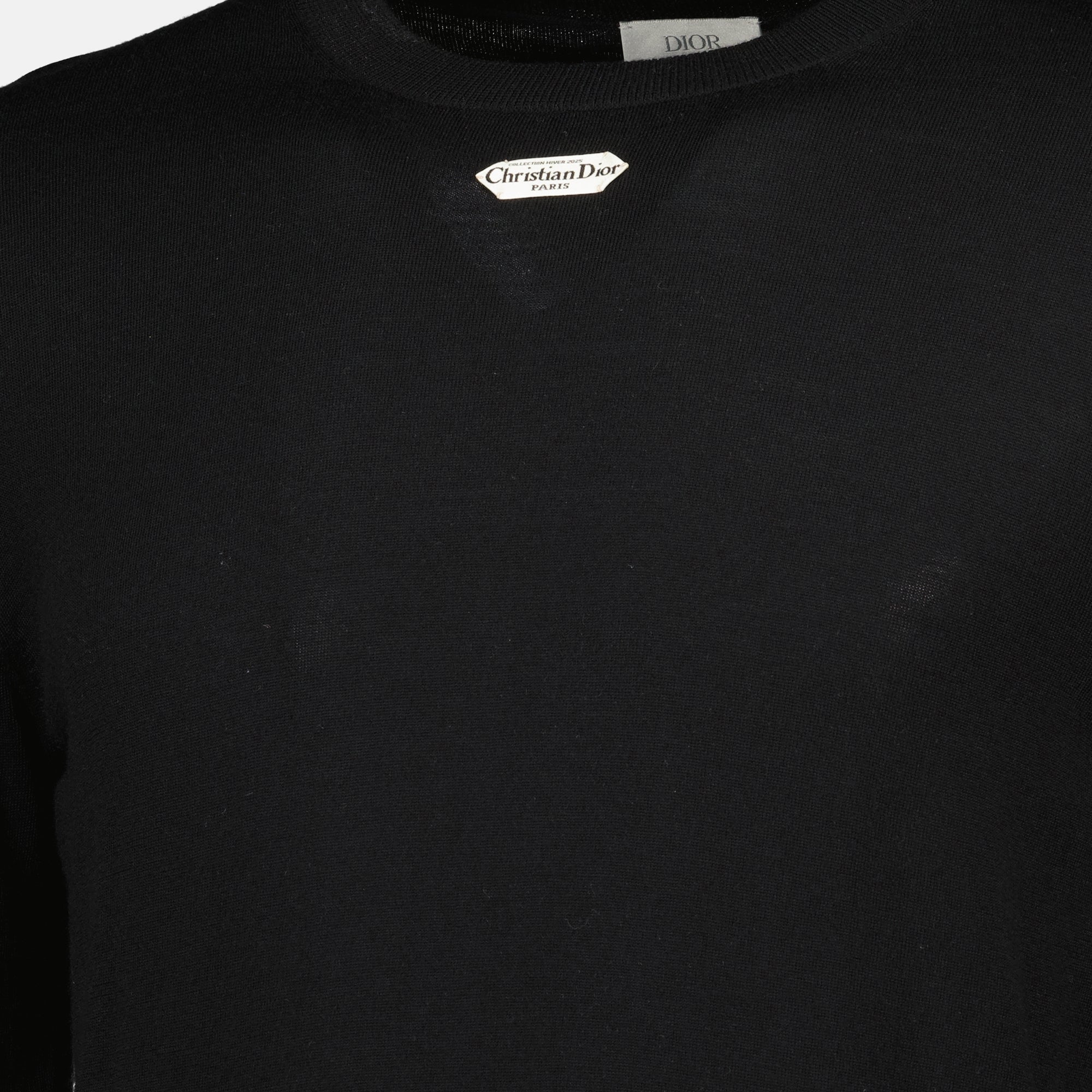 Immagine dell'articolo Maglione con etichetta nera del marchio Dior per Uomo - Stagione Autunno-Inverno 2025 - Vista Dettagliata 1