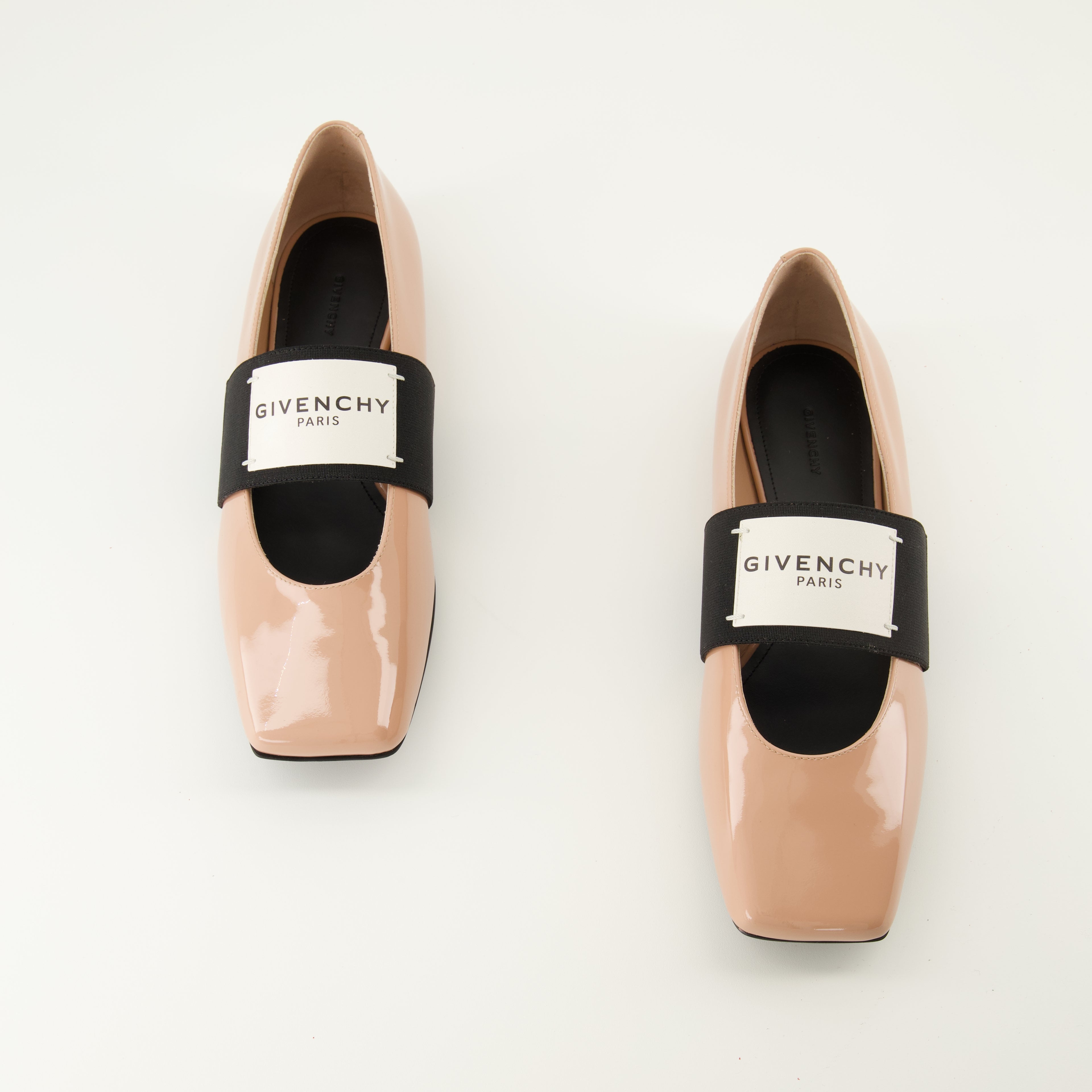Image de l'article Ballerines Sliced Square de la marque Givenchy pour Femme - Saison Automne-Hiver 2025 - Vue de dessus paire de chaussure
