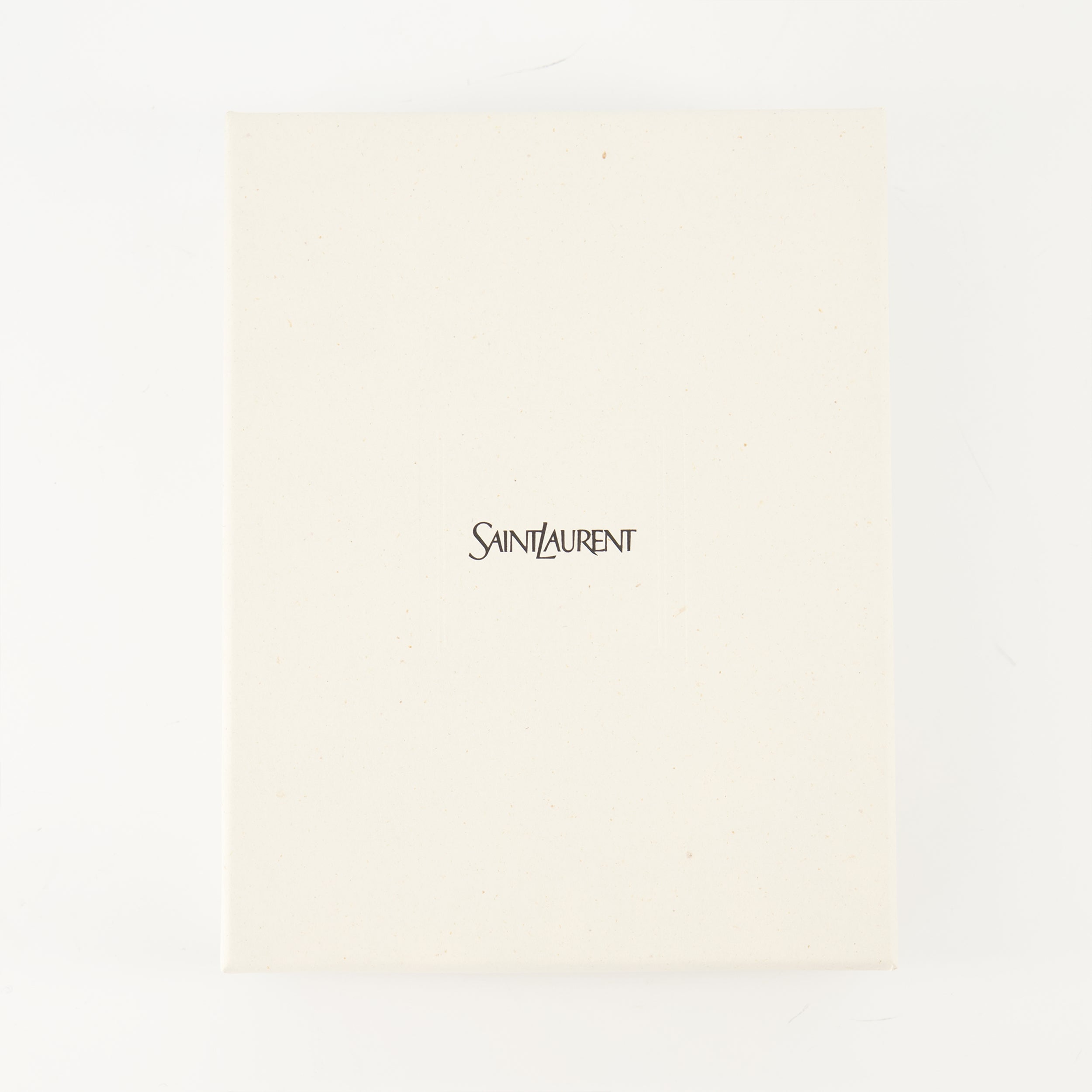 Immagine dell'articolo Micro Enveloppe Cassandre del marchio Saint Laurent per Donna - Stagione Autunno-Inverno 2025 - Vista Dettagliata_3