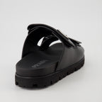 Chaussures ouvertes Sandales à brides en cuir Prada Noir Homme