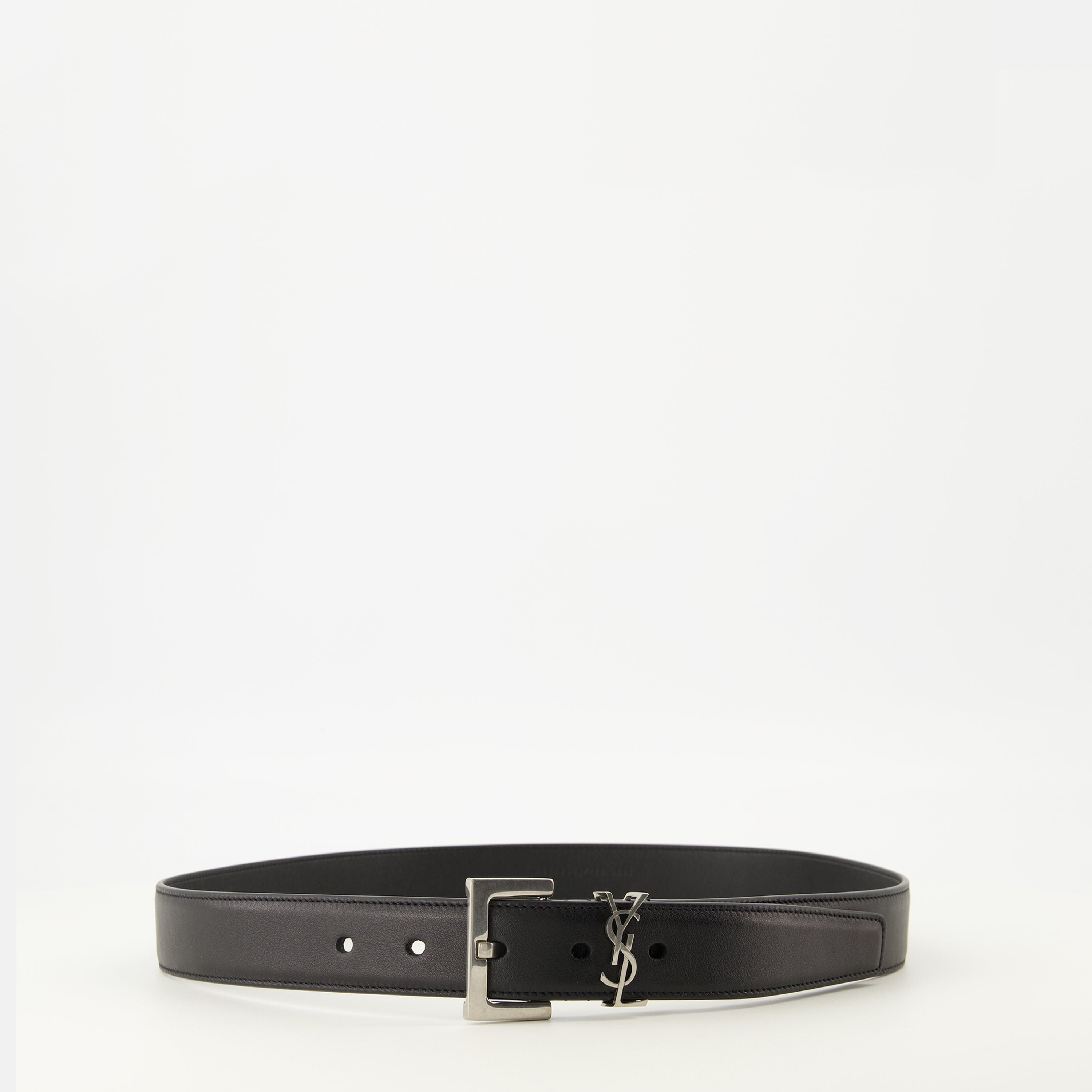 Image de l'article Ceinture Cassandre en cuir noir de la marque Saint Laurent pour Femme - Saison Automne-Hiver 2025 - Vue de Face