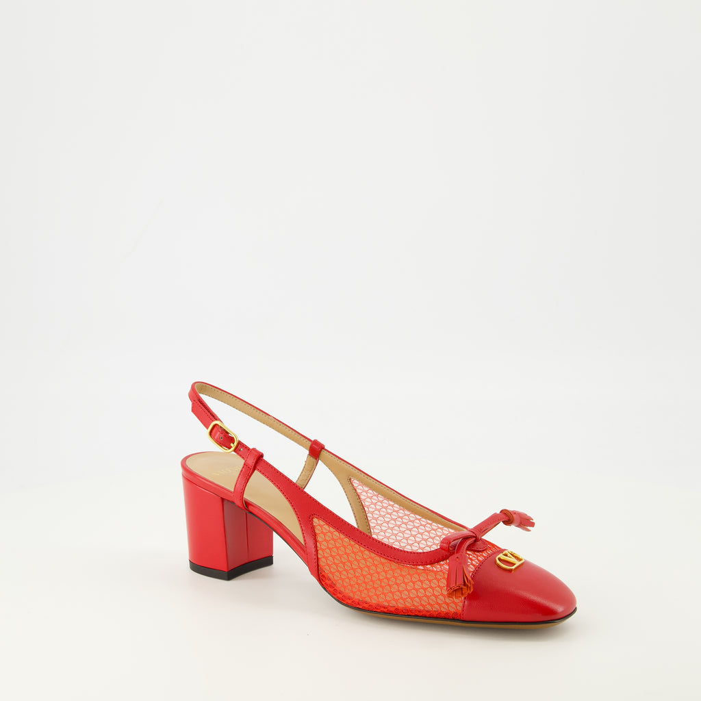 Imagen de los zapatos de tacón rojo Valet du Roi de la marca Valentino Garavani para Mujer - Temporada Primavera-Verano 2026 - Vista tres cuartos frontal derecha
