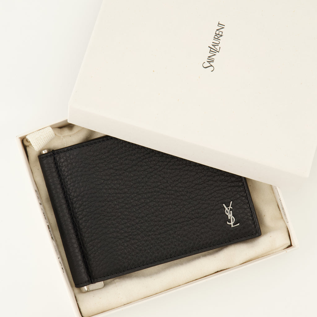 생 로랑의 남성용 검은 가죽 카드 홀더 카산드르의 이미지 - 2026 봄/여름 시즌 - 상세 보기 3