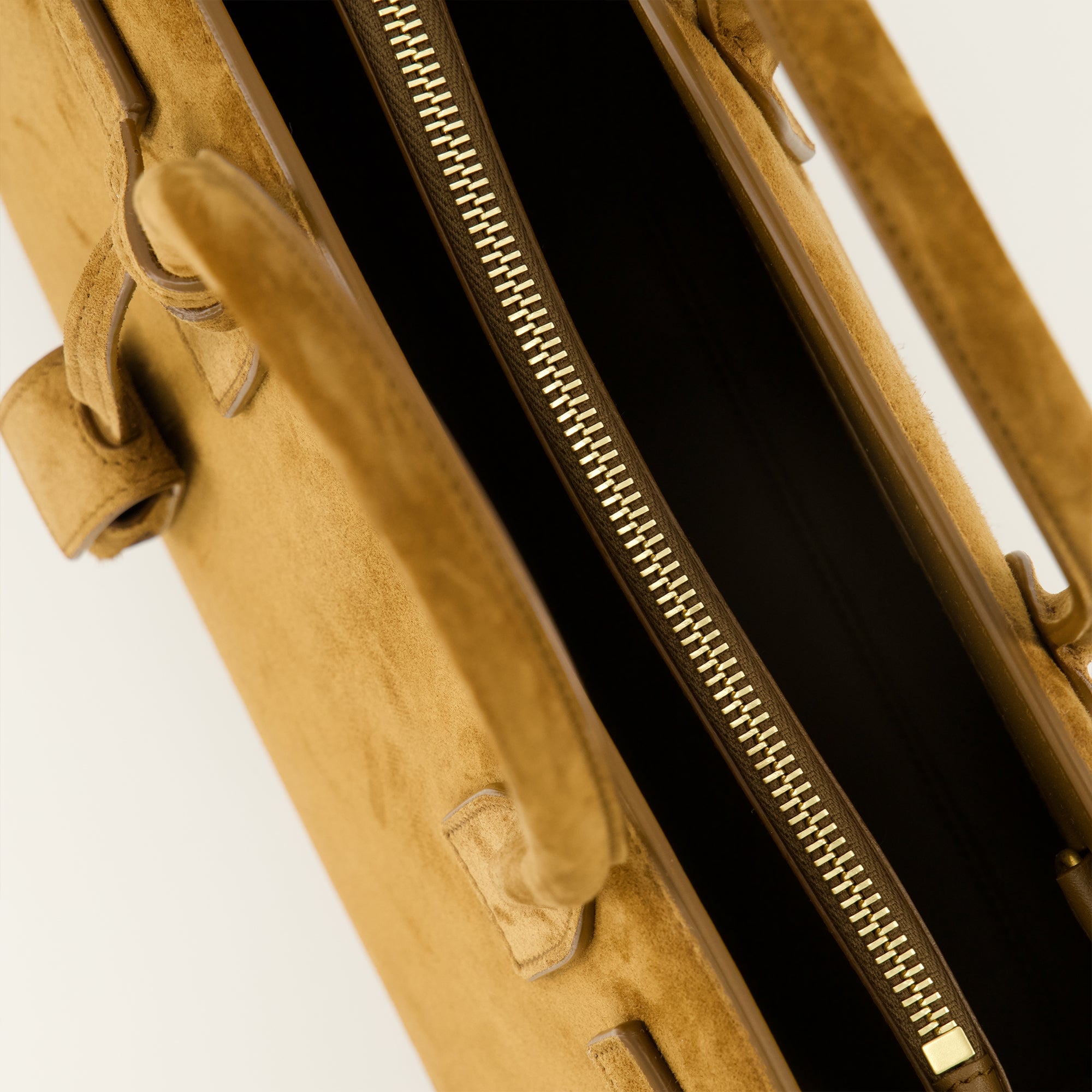 Image de l'article Sac de jour en baby en suède marron de la marque Saint Laurent pour Femme - Saison Printemps-Été 2026 - Vue détaillée_3