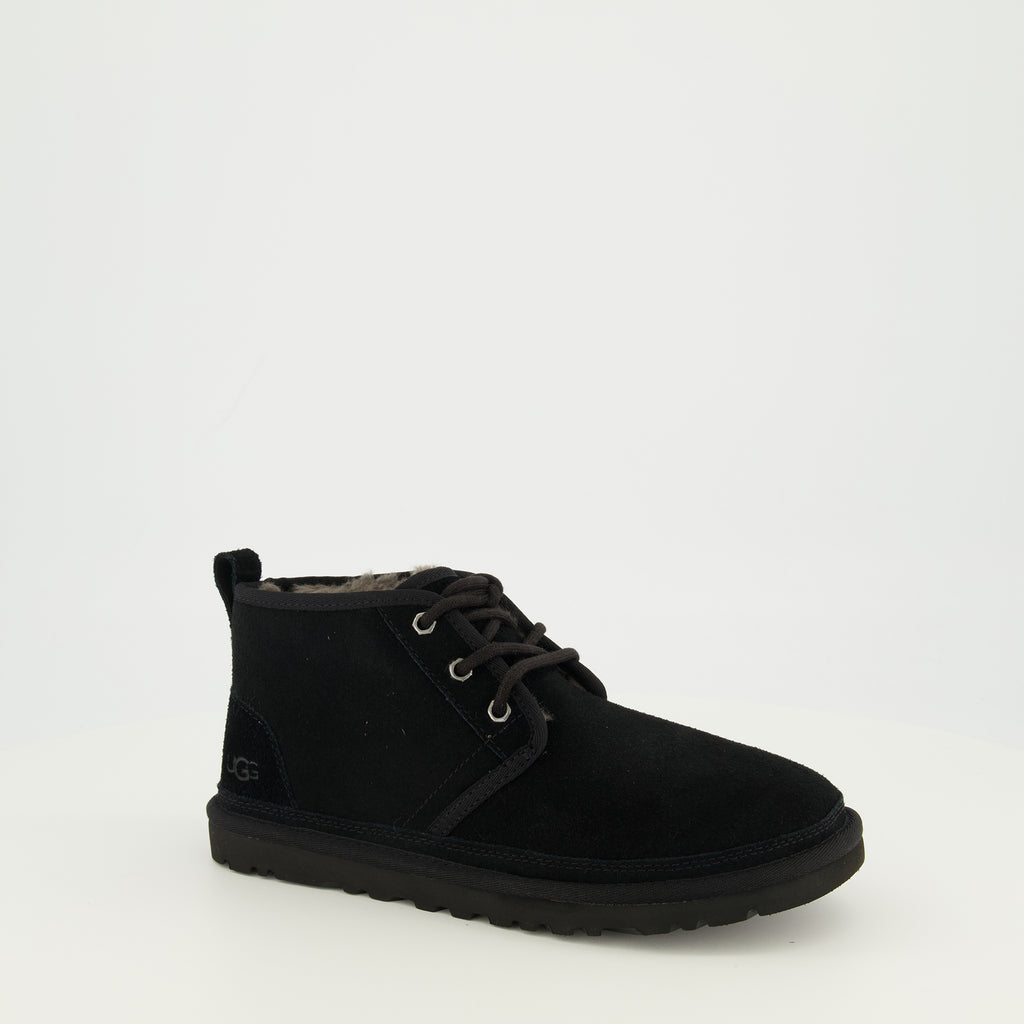 Image of the Ugg Men's Neumel Black Boots - Spring-Summer 2026 - Three-quarter front right view