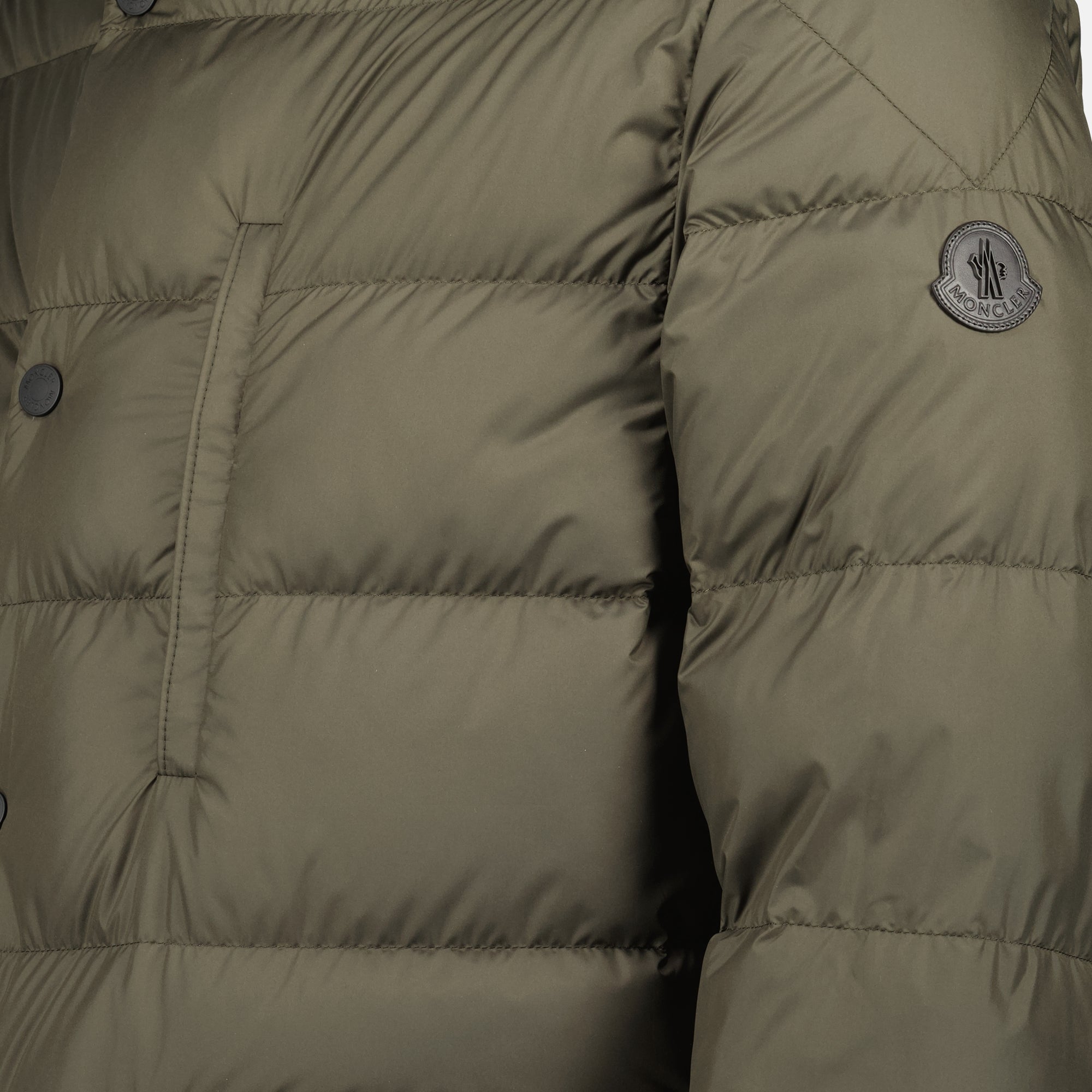 Image de l'article Doudoune Ouille réversible kaki de la marque Moncler pour Homme - Saison Automne-Hiver 2025 - Vue détaillée_3
