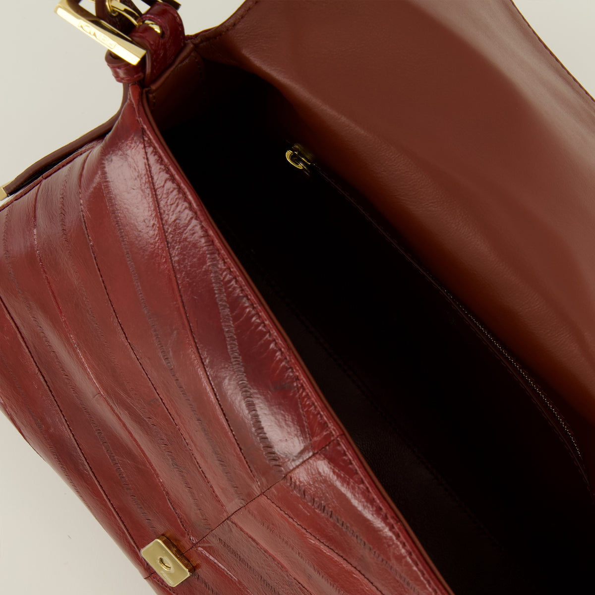 Sacs à main et épaule Flap Bag 26325 in Burgundy Myxine Fendi Bordeaux Femme