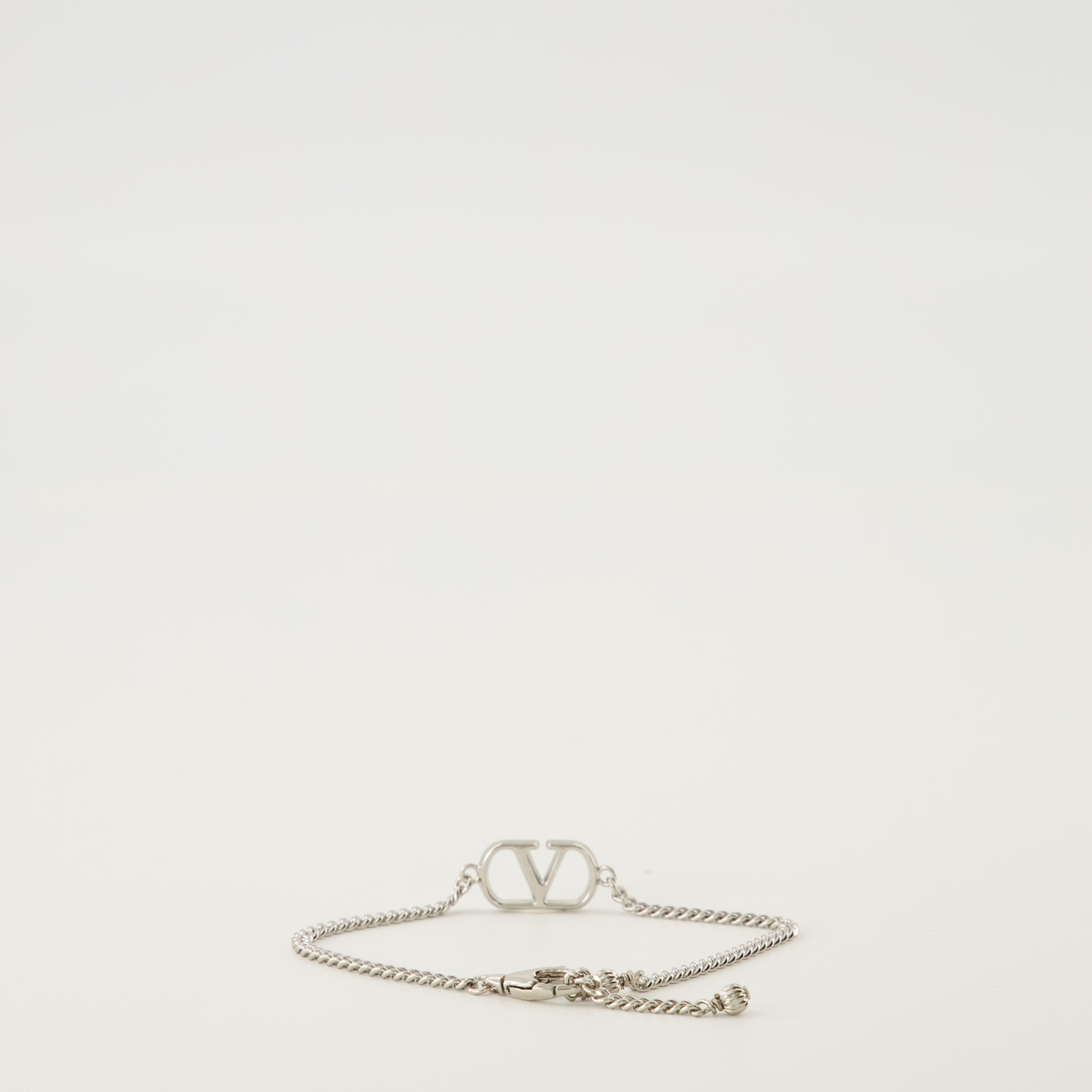 Imagen del brazalete VLogo plateado de la marca Valentino Garavani para Hombre - Temporada Primavera-Verano 2026 - Vista Trasera