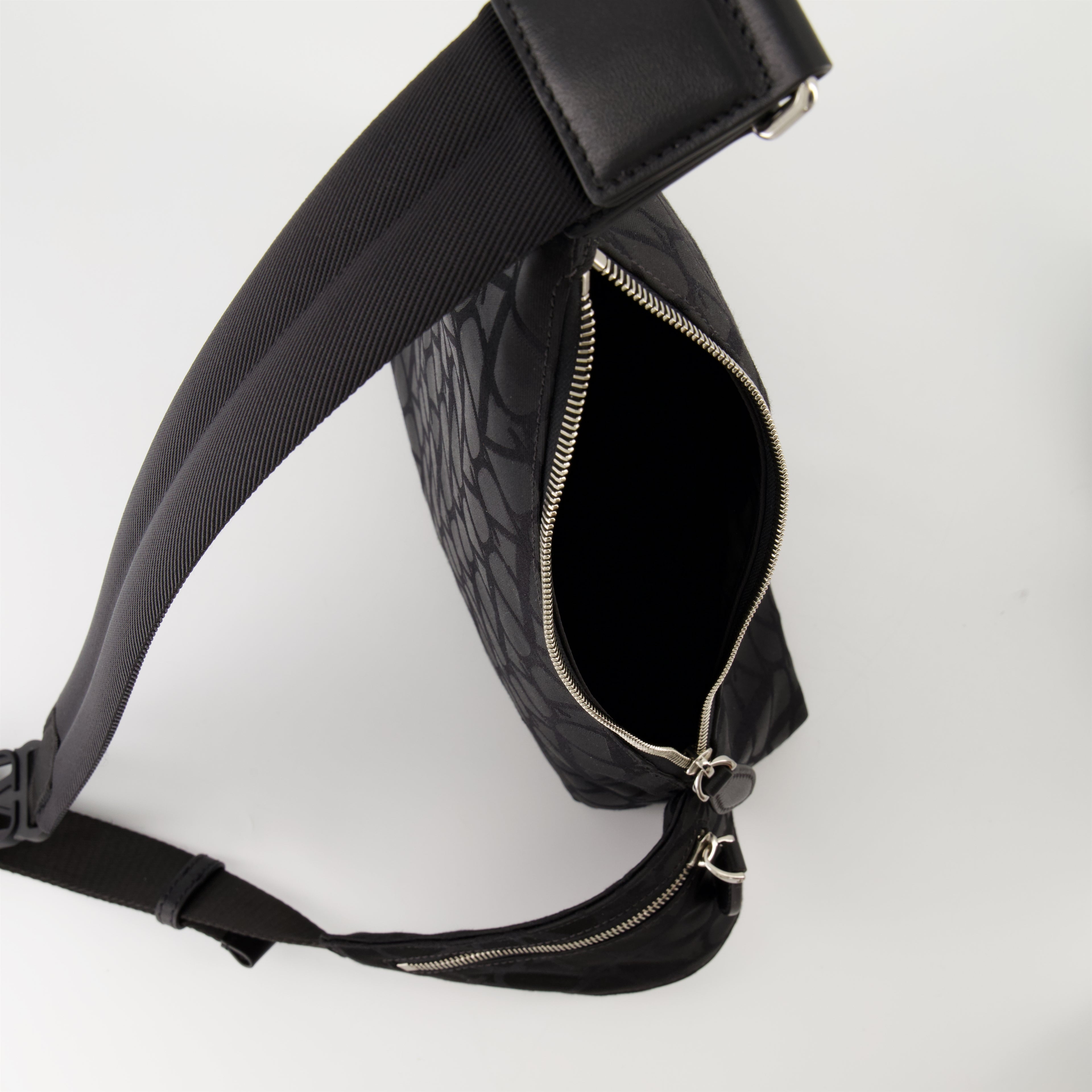 Belt bags Sacoche en nylon iconographe Valentino Garavani Black Homme