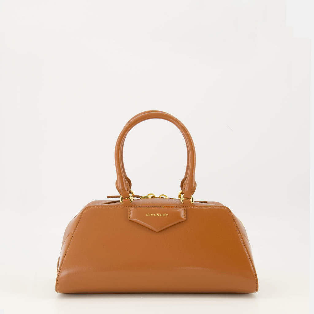 バーバリーのレディース用アンティゴナイーストウエストバッグの画像 - 秋冬2025シーズン - 正面ビュー