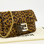 Imagem do artigo Bolsa Baguette mini leopardo da marca Fendi para Mulher - Temporada Outono-Inverno 2025 - Vista Detalhada 2