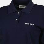 Imagen del polo de algodón piqué azul marino de Miu Miu para Mujer - Temporada Primavera-Verano 2026 - Vista Detallada_1