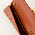 Imagen del Monedero Baguette con cadena de Fendi para Mujer - Temporada Otoño-Invierno 2025 - Vista Detallada_2