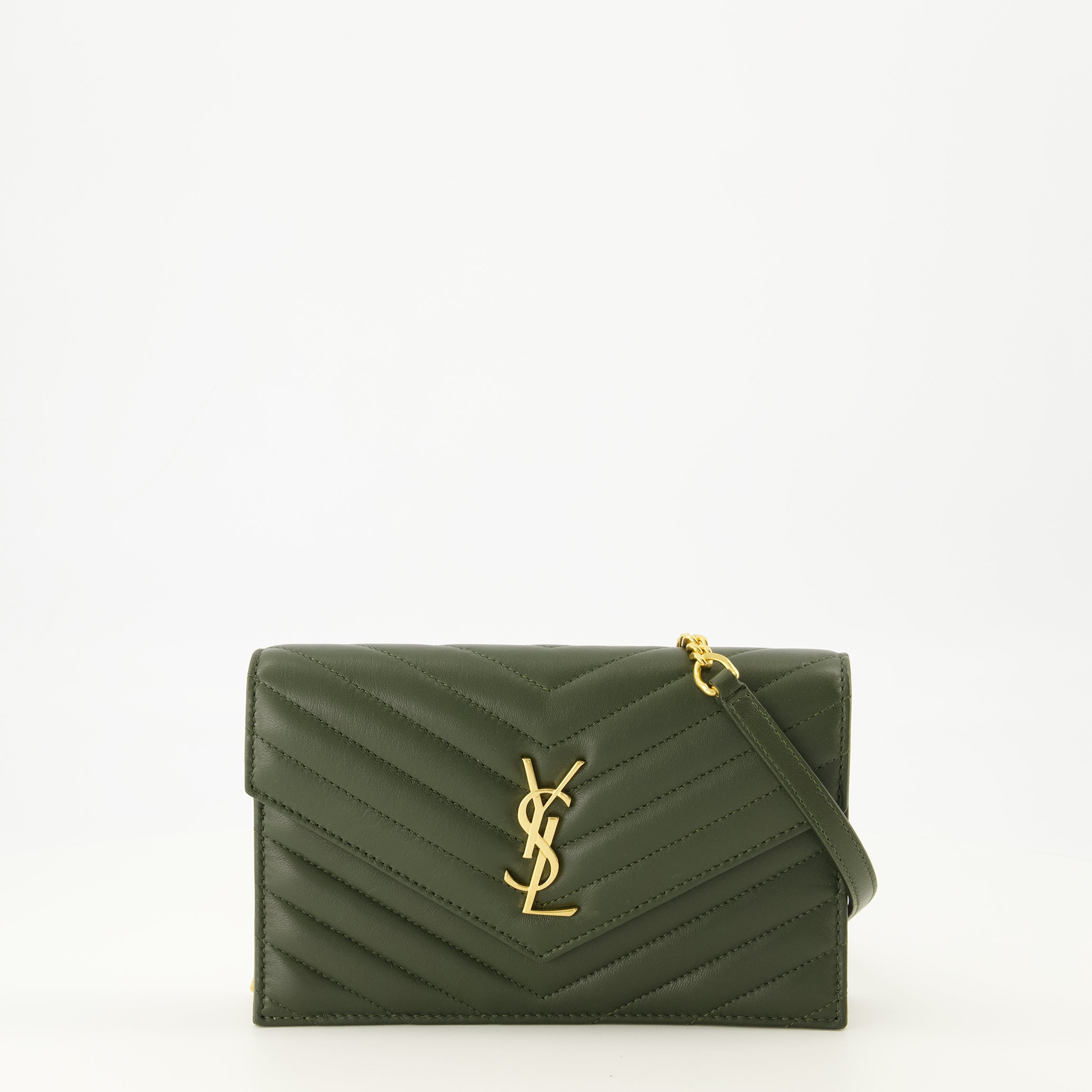 Image de l'article Portefeuille Enveloppe Cassandre kaki de la marque Saint Laurent pour Femme - Saison Printemps-Été 2026 - Vue de Face