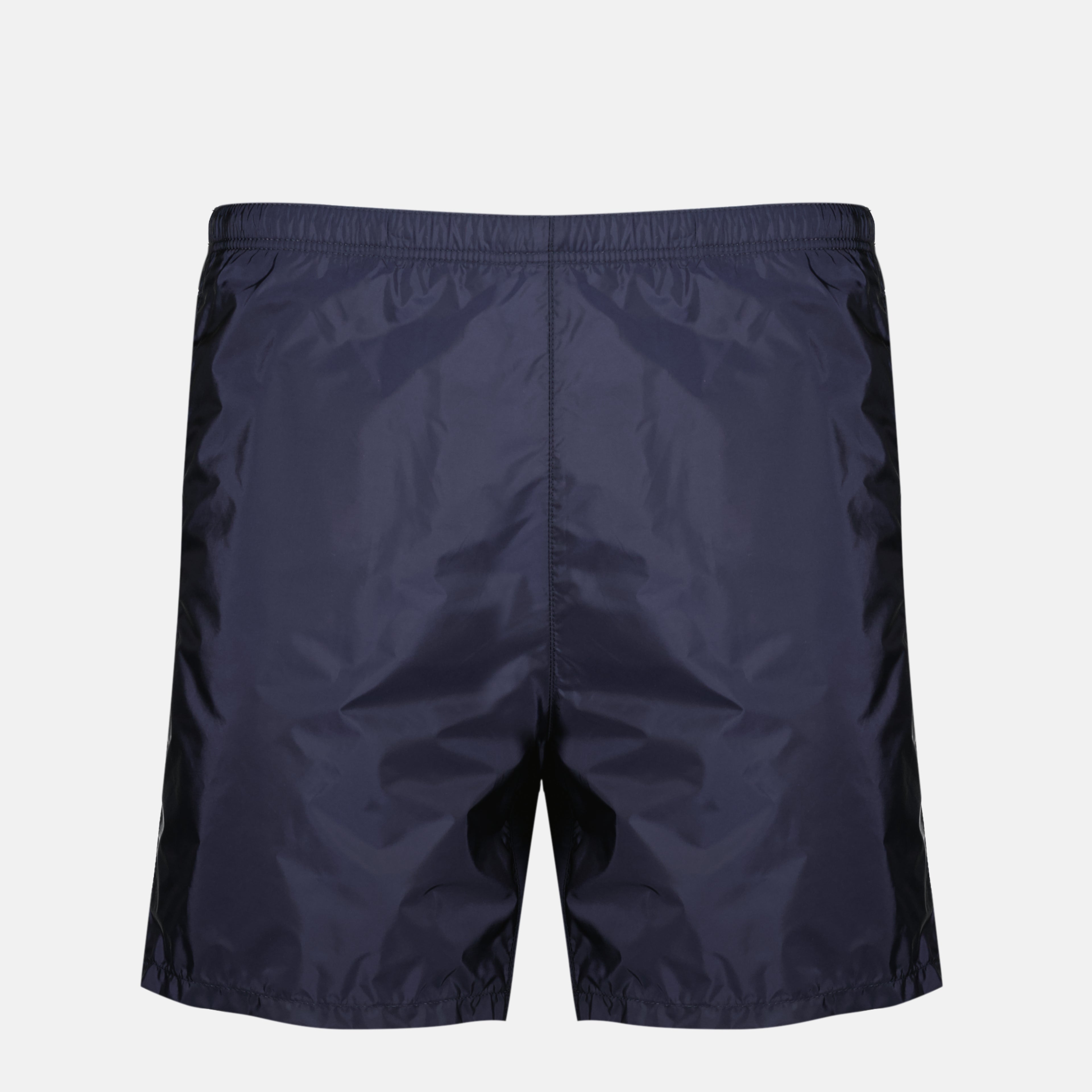 Bild des Prada Herren Badeanzugs aus schwarzem Re-Nylon - Frühjahr/Sommer 2026 - Vorderansicht