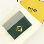 Imagen del portacartas Ff Diamonds verde de la marca Fendi para Mujer - Temporada Otoño-Invierno 2025 - Vista Detallada 3
