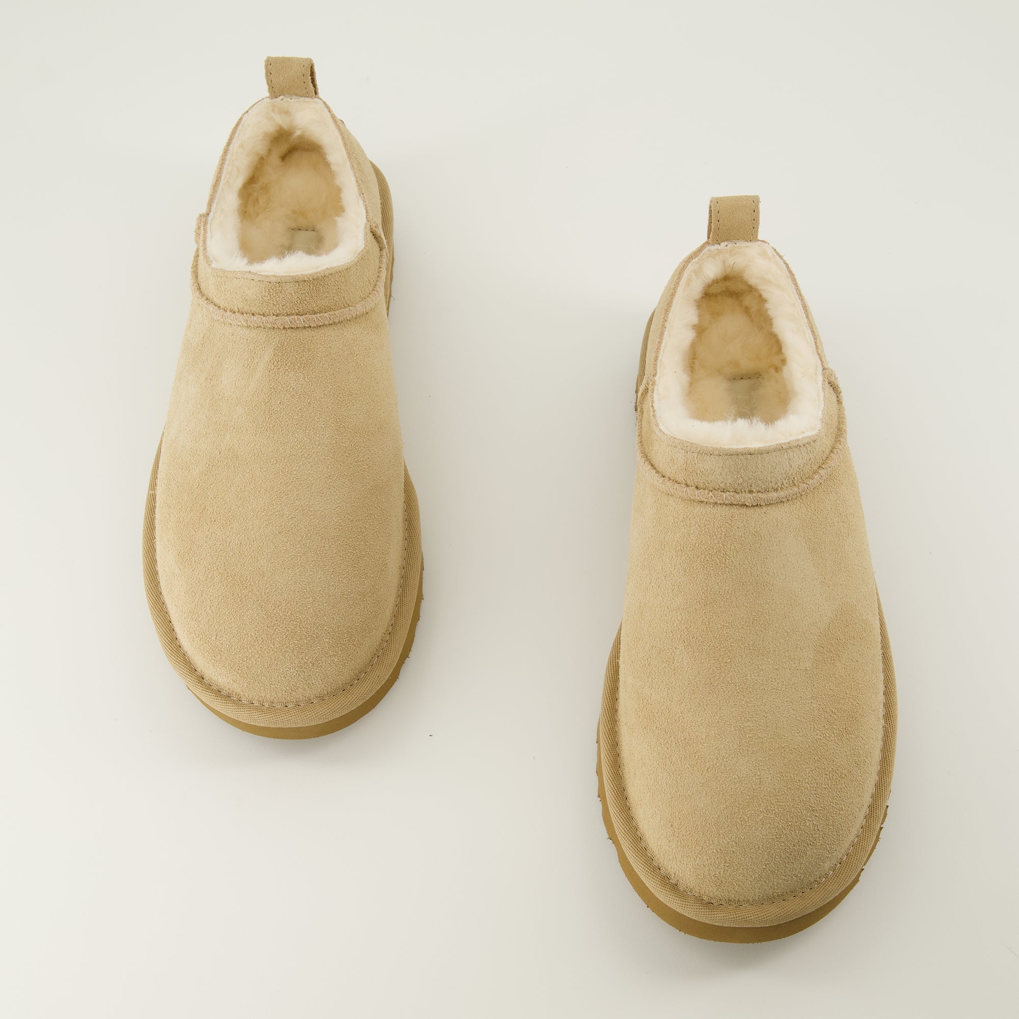 Image of the Ugg Classic Micro beige boots for women - Spring-Summer 2026 season - Top view of the pair of shoes