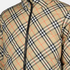 Imagem do artigo Doudoune Check da marca Burberry para Homem - Temporada Outono-Inverno 2025 - Vista Detalhada_3