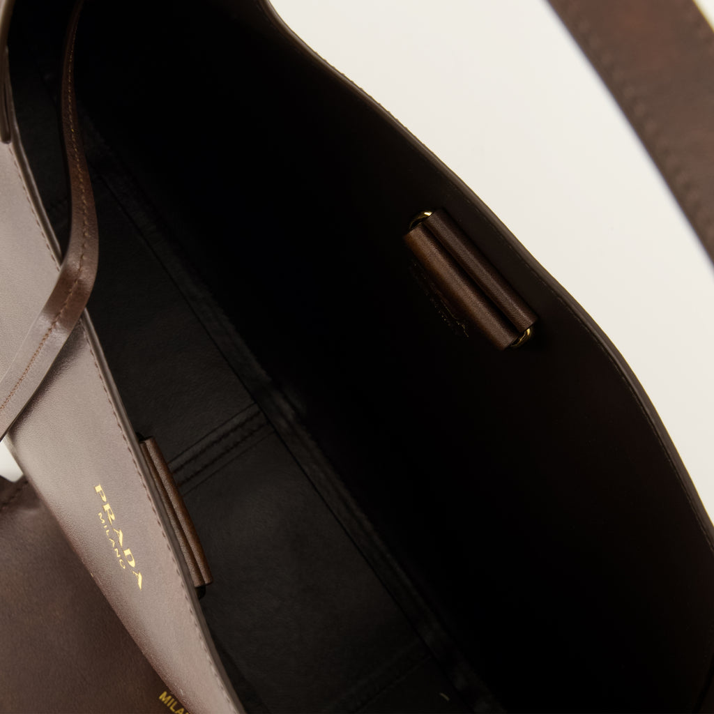 Sacs à main et épaule Braune Leder Boogie Tasche Prada Marron Femme