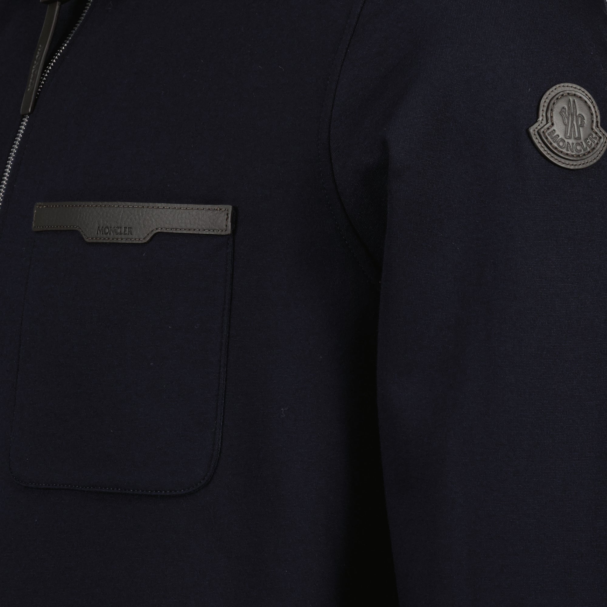 Image of the Moncler men's cotton zip sweatshirt - Spring-Summer 2026 - Detailed View_2