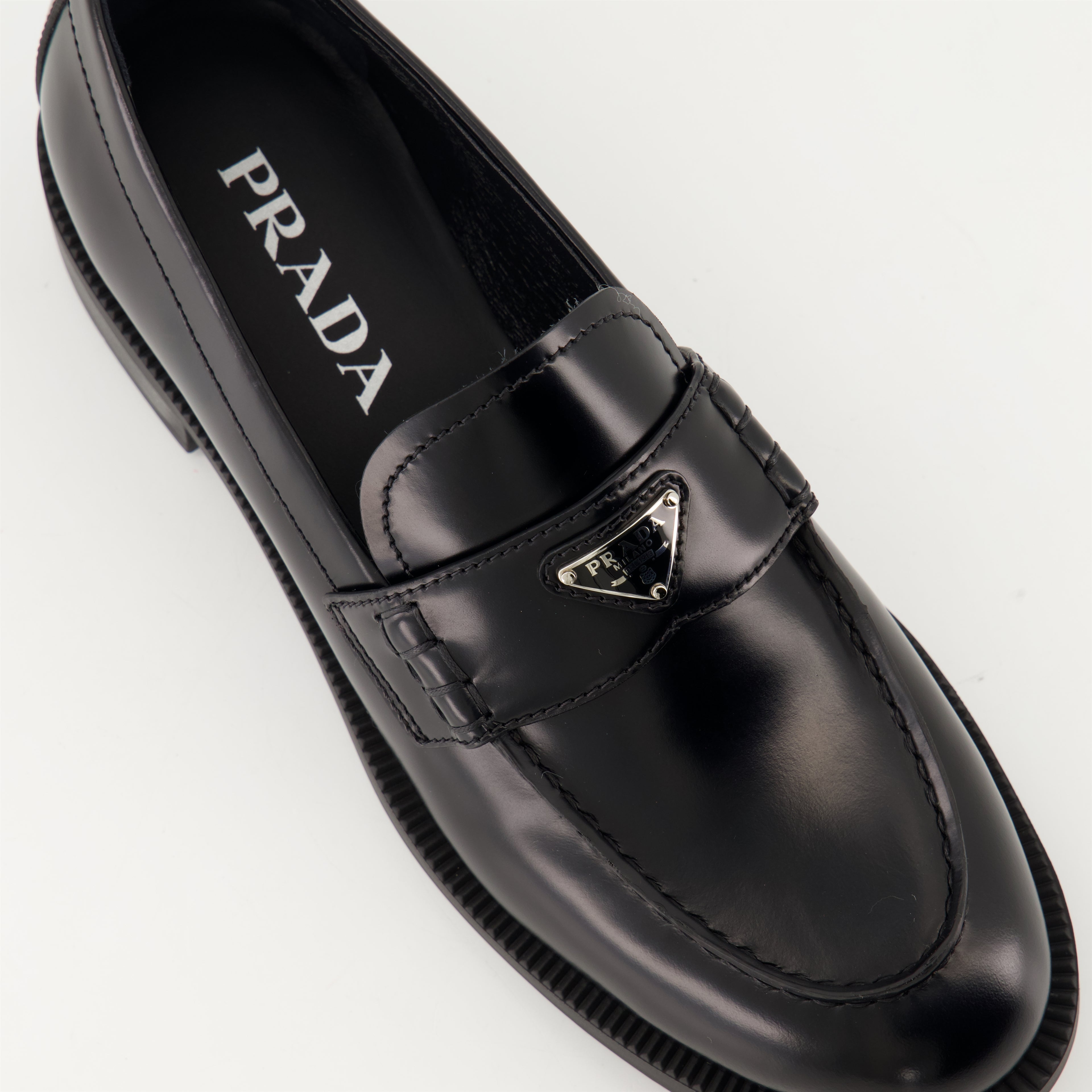 Mocassins Mocassins en cuir brossé Prada Noir Femme