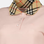 Imagen del vestido polo a cuadros rosa de Burberry para mujer - Temporada Primavera-Verano 2026 - Vista Detallada_1