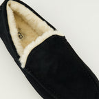 남성용 Ugg 아스코트 블랙 슬리퍼 이미지 - 2026 봄/여름 시즌 - 위에서 본 상세 보기