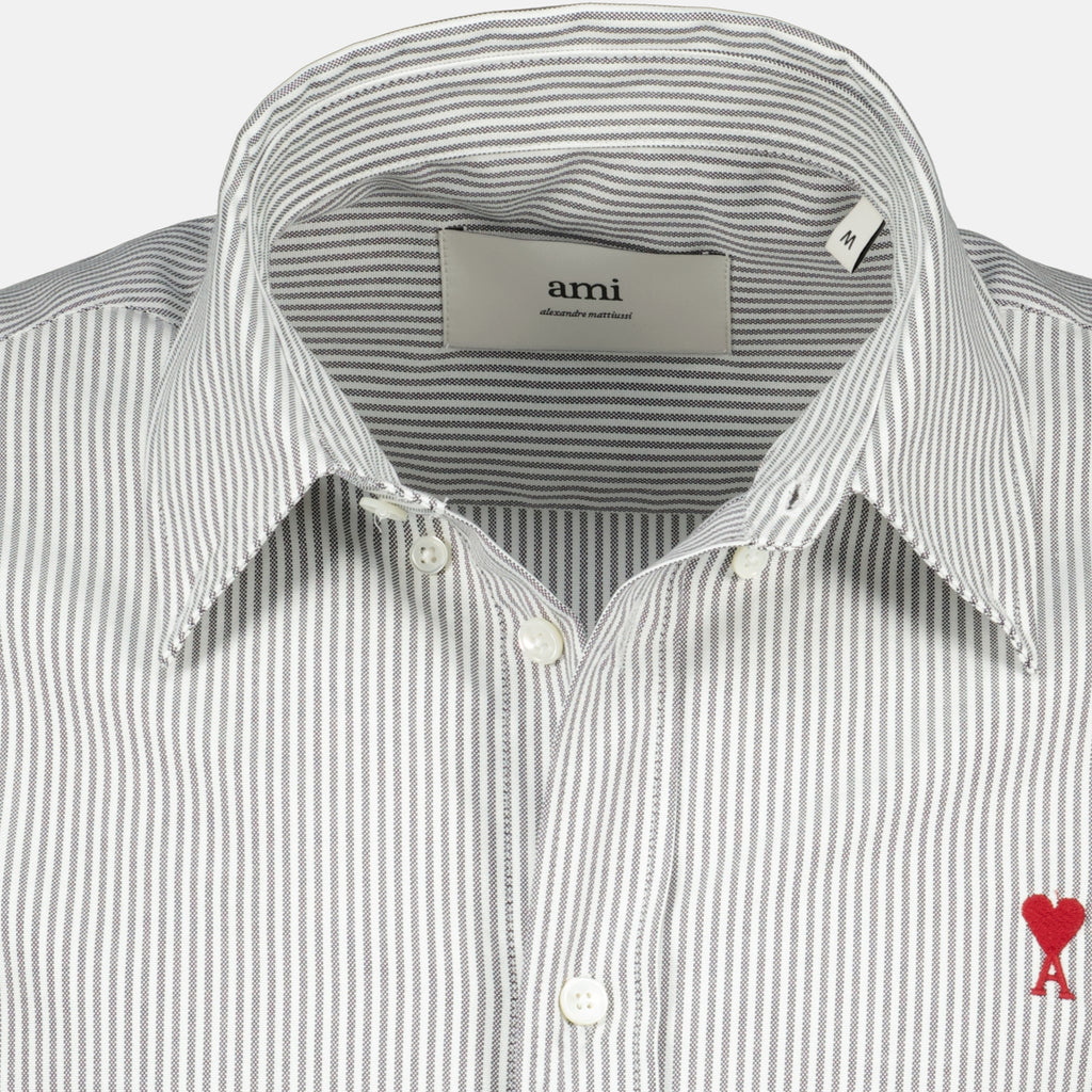 Image of the Ami heart striped white shirt by Ami PARIS for Unisex - Fall-Winter 2025 - Detailed View_2