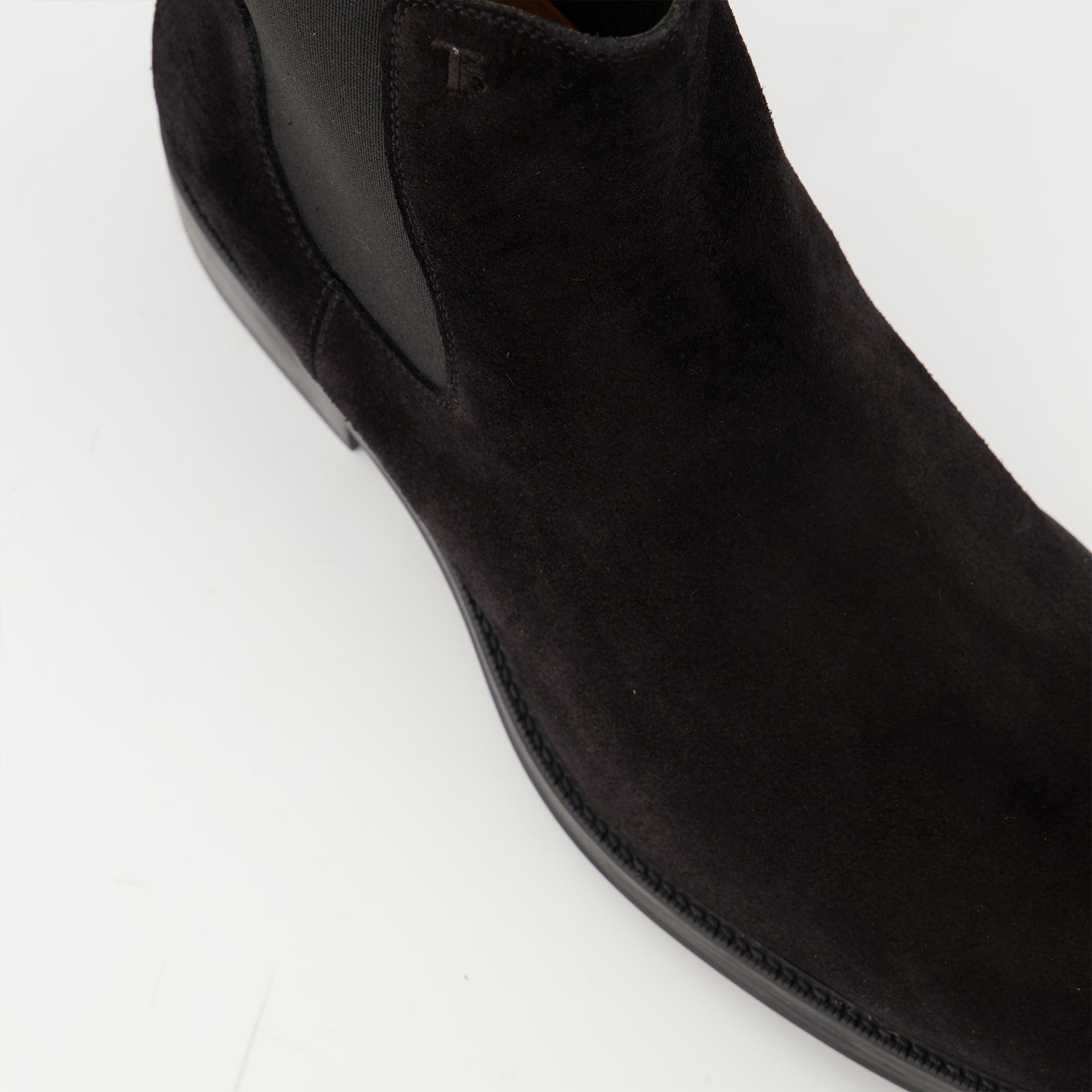 Image de l'article Bottines en cuir velours de la marque Tod's pour Homme - Saison Automne-Hiver 2025 - Vue détaillée de haut