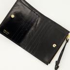 Imagen de los monederos de cuero de la marca Prada para mujer - Otoño-Invierno 2025 - Vista detallada_2