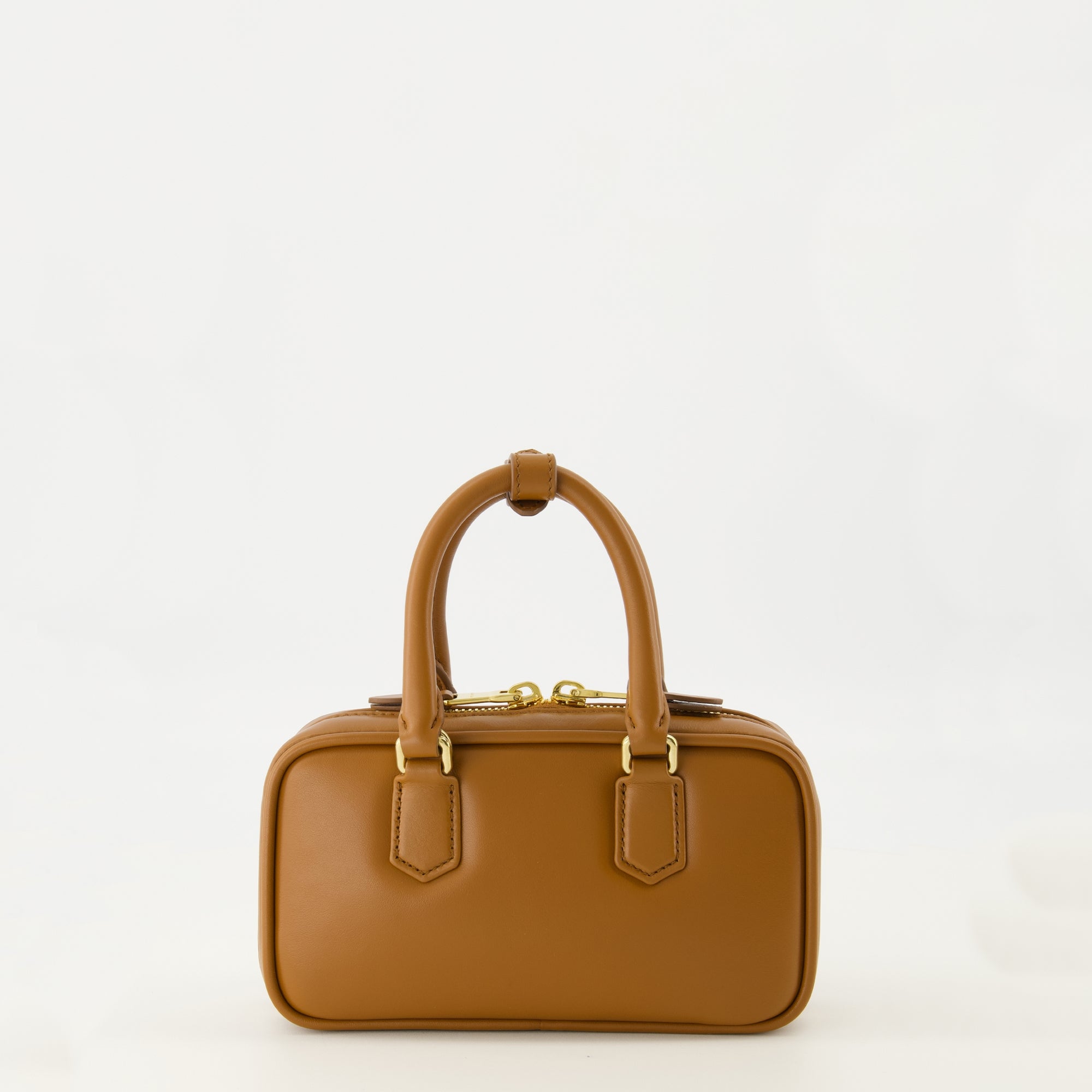 Imagem da mini bolsa Arcadie castanha da marca Miu Miu para Mulheres - Temporada Outono-Inverno 2025 - Vista Traseira