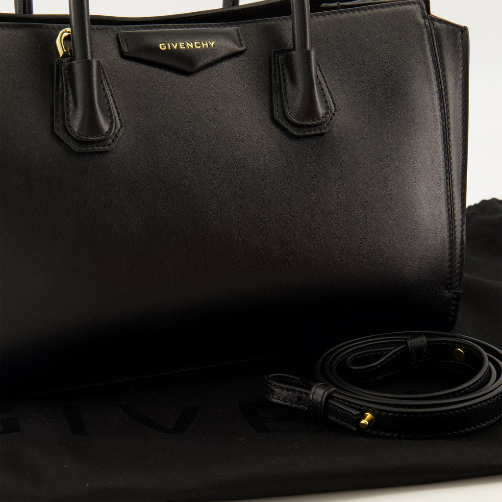 Sacs à main et épaule Antigona Catchall Kleine Schwarze Lederhandtasche Givenchy Noir Femme