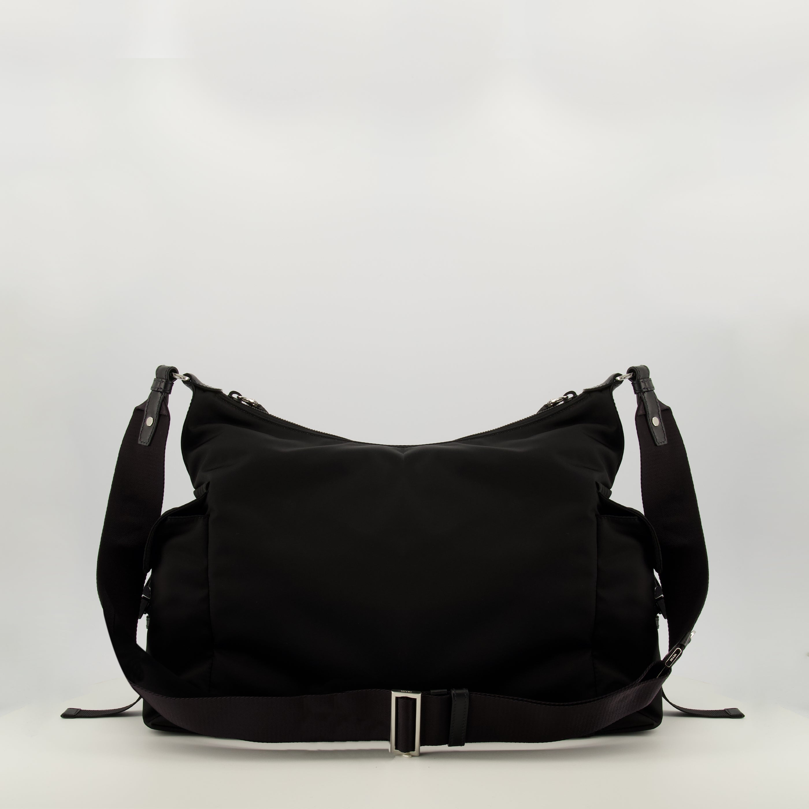 Sacs bandoulière Sac Explorer noir en Re-Nylon et cuir Prada Noir Homme