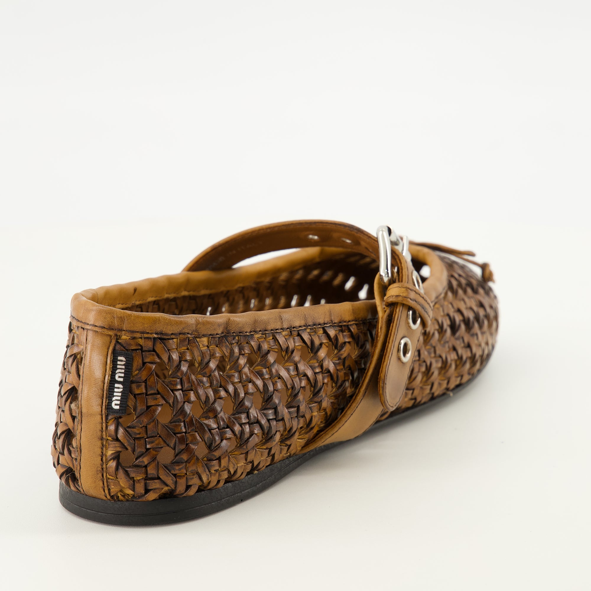 Chaussures plates Bailarinas de Cuero Cannage en Marrón Miu Miu Marron Femme