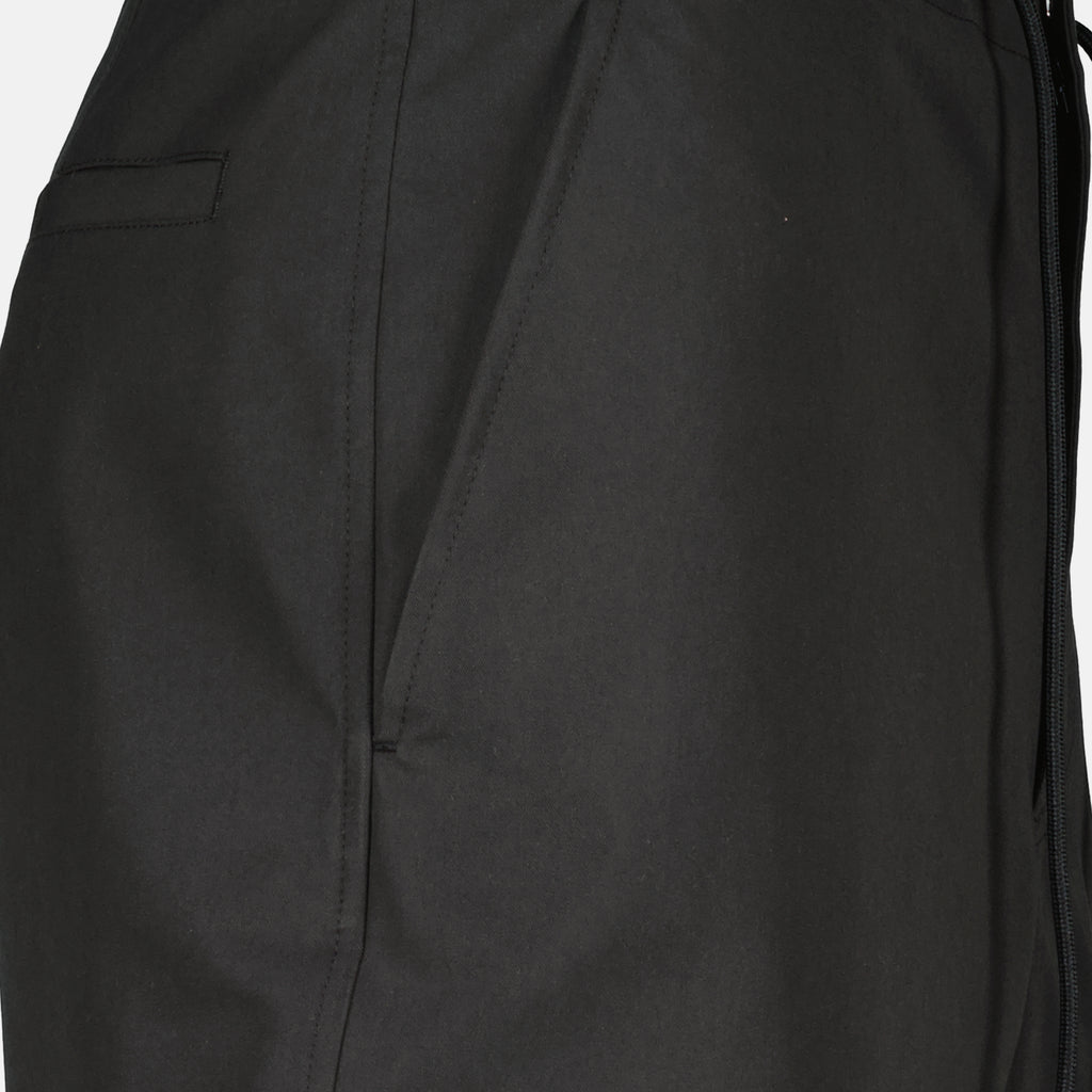 Imagen del pantalón cargo negro de Dior para Hombre - Temporada Primavera-Verano 2026 - Vista Detallada_2