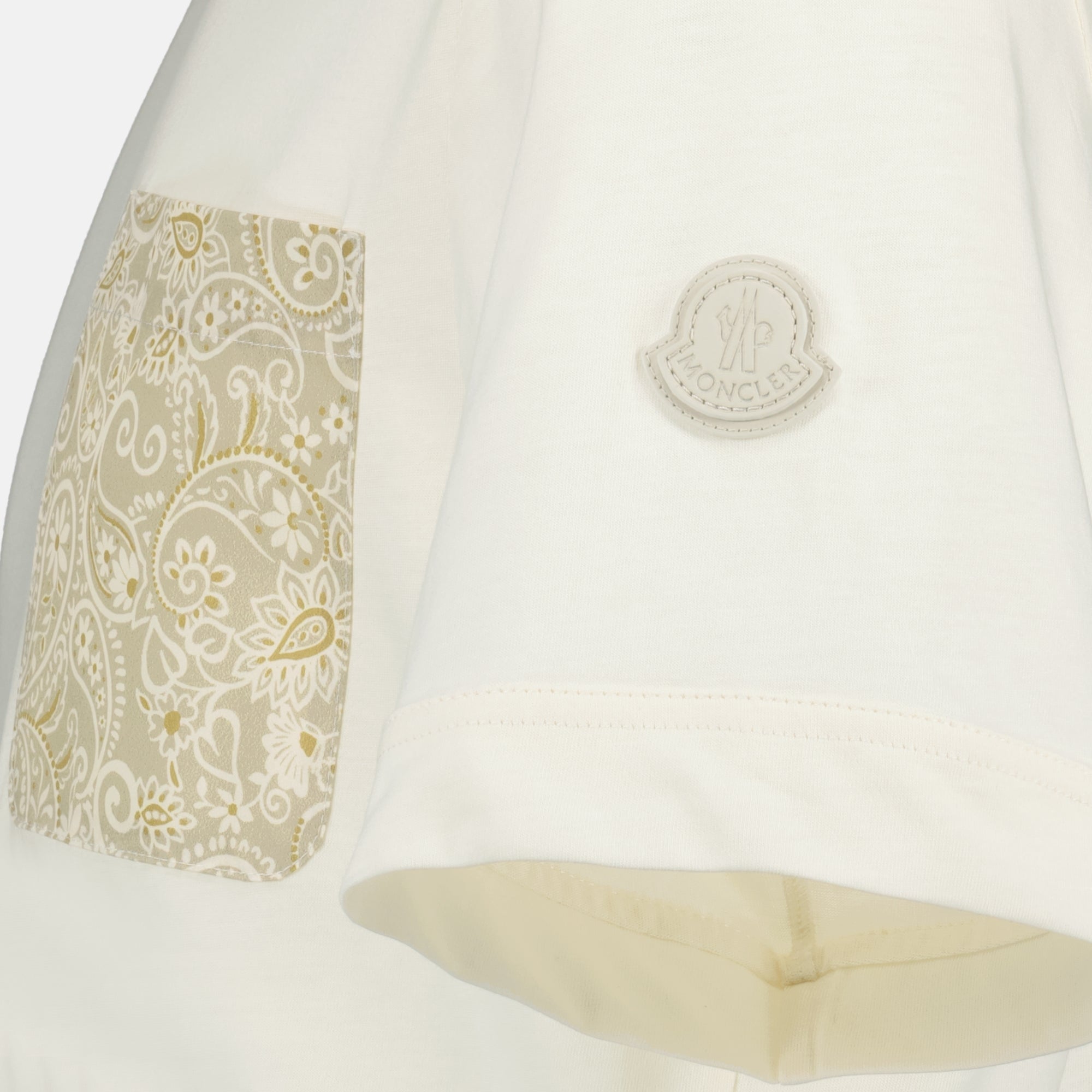 남성용 몽클레르 브랜드의 베이지 캐시미어 프린트 포켓 티셔츠 이미지 - 2026 봄여름 시즌 - 상세 보기_1
