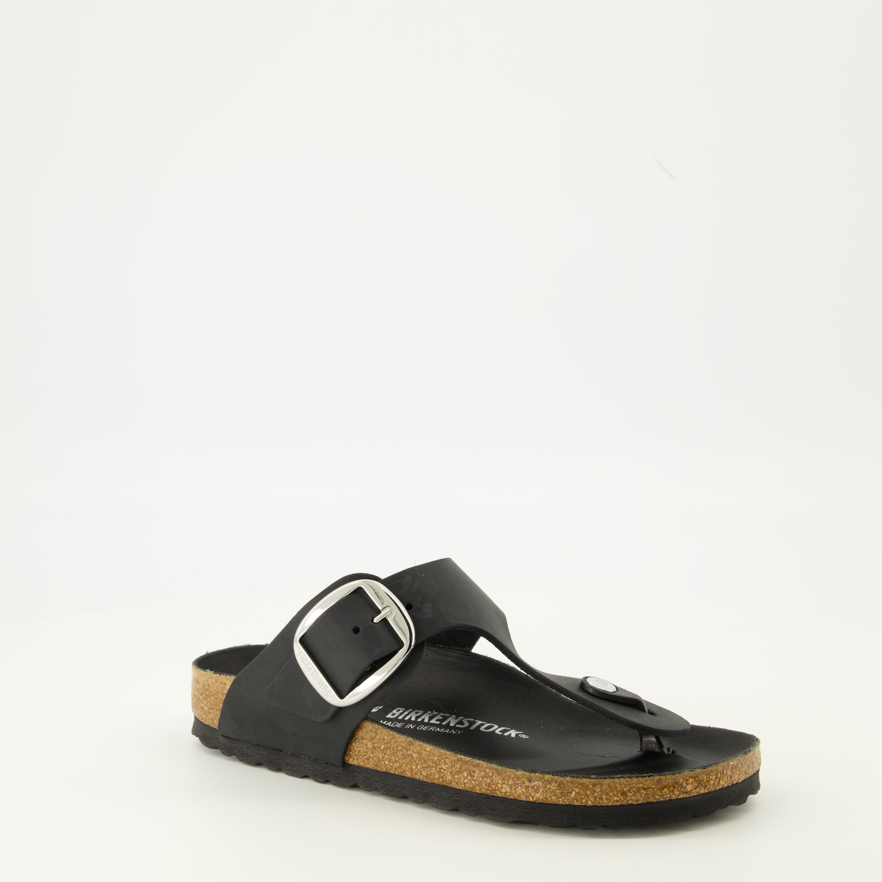 Image de l'article Sandales Gizeh Big Buckle de la marque Birkenstock pour Femme - Saison Automne-Hiver 2025 - Vue trois quarts avant droite