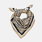 Imagen del pañuelo de seda a cuadros de Burberry para Unisex - Otoño-Invierno 2025 - Vista Detallada_2