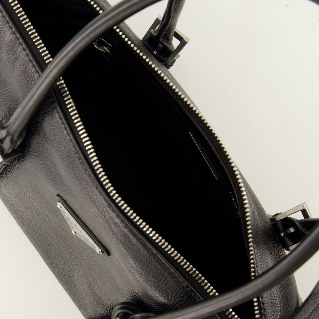 Sacs à main et épaule Bolsa de Couro Envelhecido Preta Bonnie Prada Noir Femme
