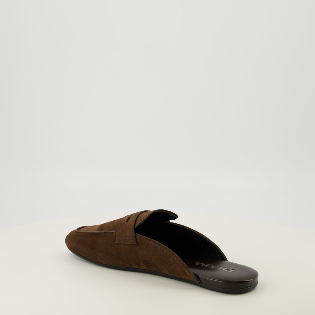 Chaussures ouvertes Mules Mocasin de Cuero Suede Marrón Prada Marron Homme