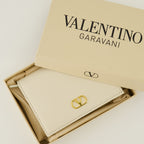 Imagen del artículo Carteras Vlogo blancas de la marca Valentino Garavani para Mujer - Temporada Primavera-Verano 2026 - Vista Detallada_3