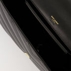 Imagen del bolso Loulou medium de la marca Saint Laurent para mujeres - Temporada Otoño-Invierno 2025 - Vista Detallada_3