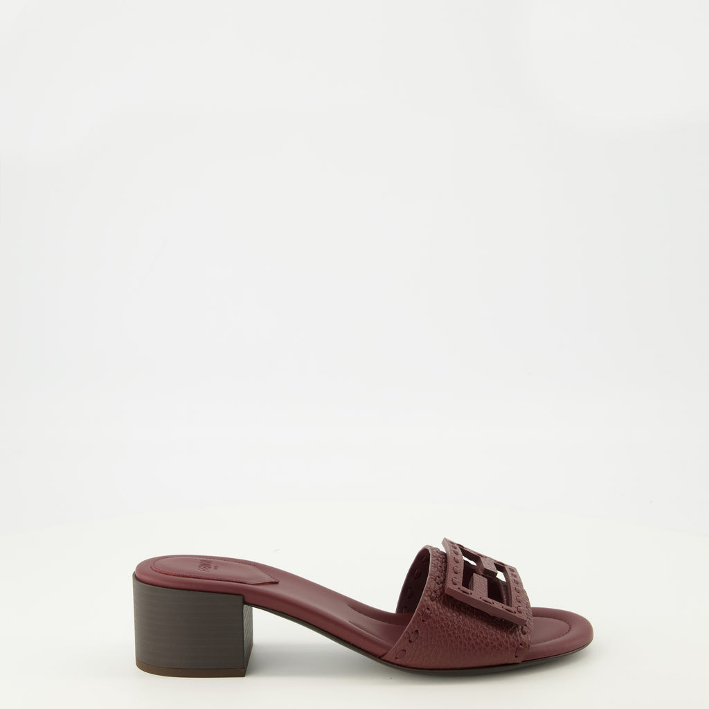 Imagen del artículo Sandalias de tacón Baguette burdeos de la marca Fendi para Mujer - Temporada Primavera-Verano 2026 - Vista Frontal
