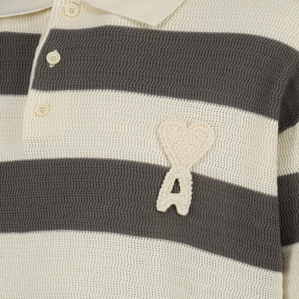Imagen del polo de punto de algodón blanco y marrón de la marca Ami PARIS para Hombre - Temporada Primavera-Verano 2026 - Vista Detallada_1
